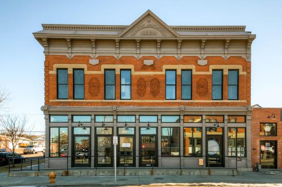 Urban Luxe has taken over one of Denver's oldest apartment buildings in RiNo.