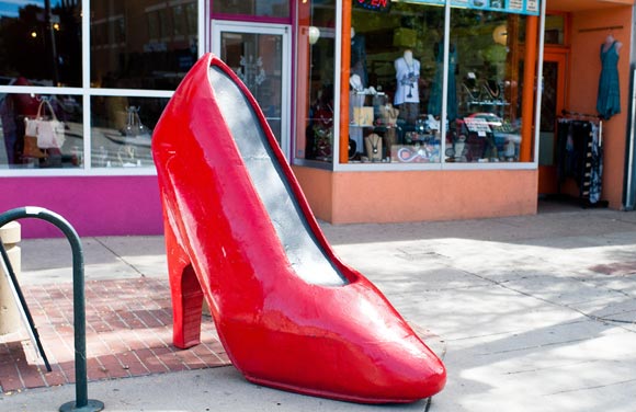 The big red heel lets you know where True Love Shoes is located.