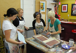  Ink Lounge is the choice for artists who want to socialize and perfect their screenprinting skills. 